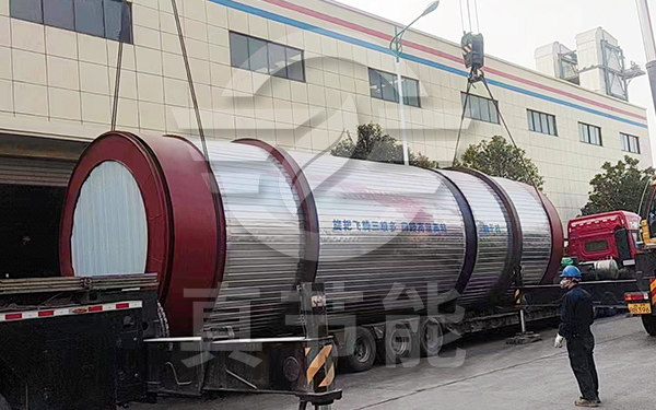 生活污泥干燥機(jī)吊裝現(xiàn)場 生活污泥干燥機(jī)吊裝現(xiàn)場